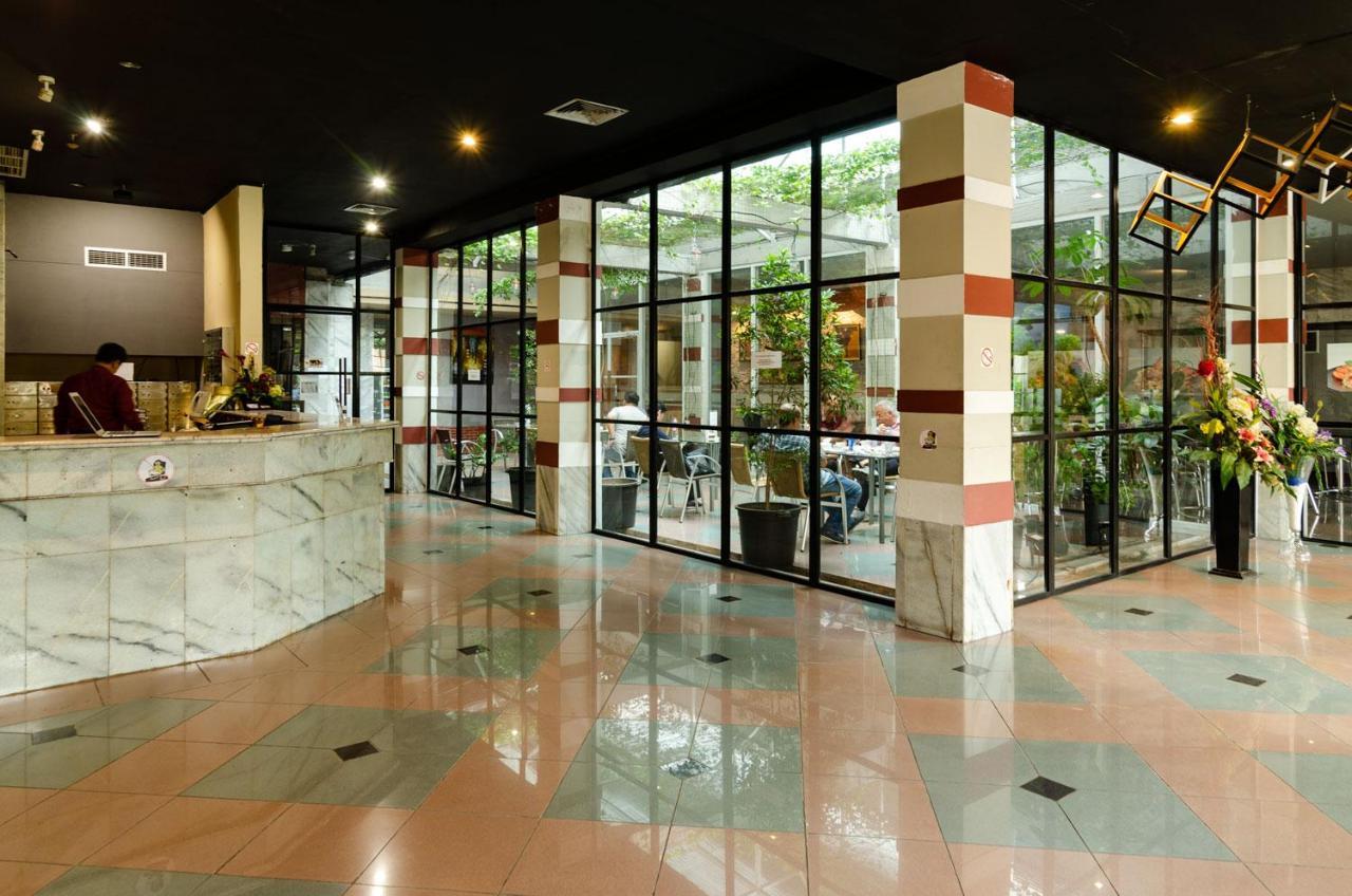 Hotel Peninsula Mangga Besar Jakarta Exterior foto